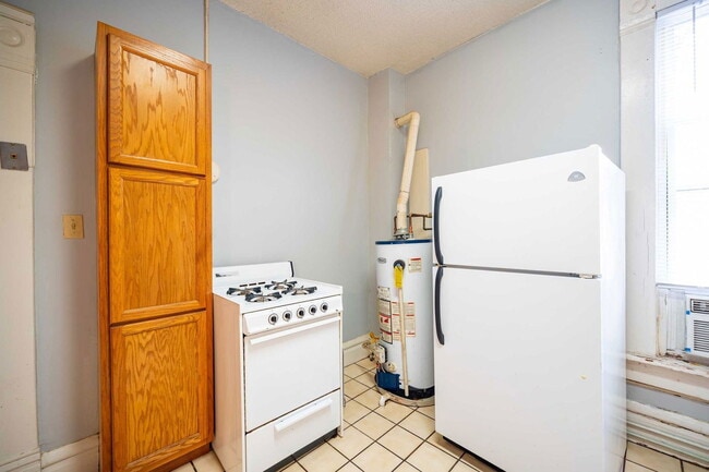 Photo - 250 1/2 W 5th Ave Unit Rear