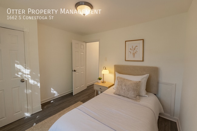 Photo - 1662 S Conestoga St