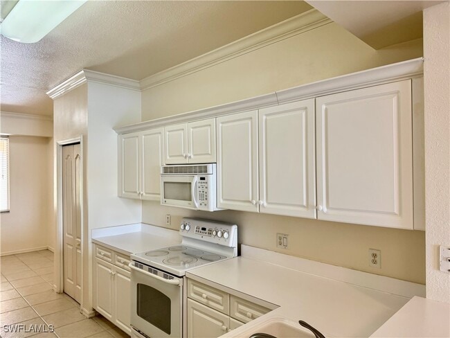 Building Photo - 8450 Kingbird Loop Unit 412 Rental