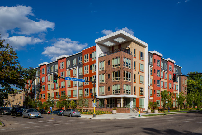 Building Photo - The Knoll Dinkytown Rental