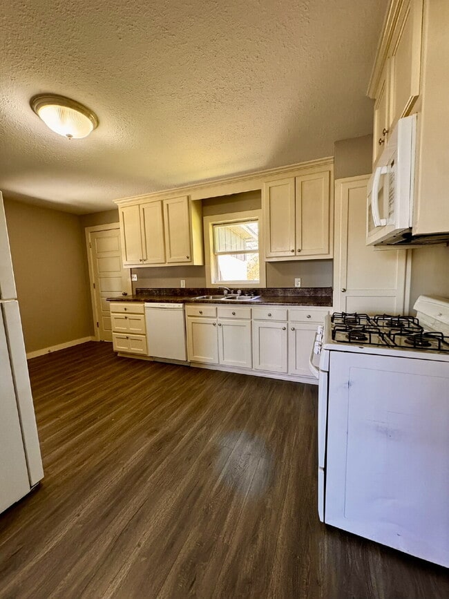 Photo - 803 E Greenfield St