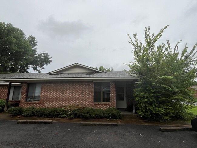 Building Photo - 404 Hunter Ridge Ln Unit A