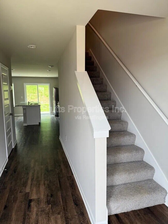 Photo - 311 Skykomish Rd