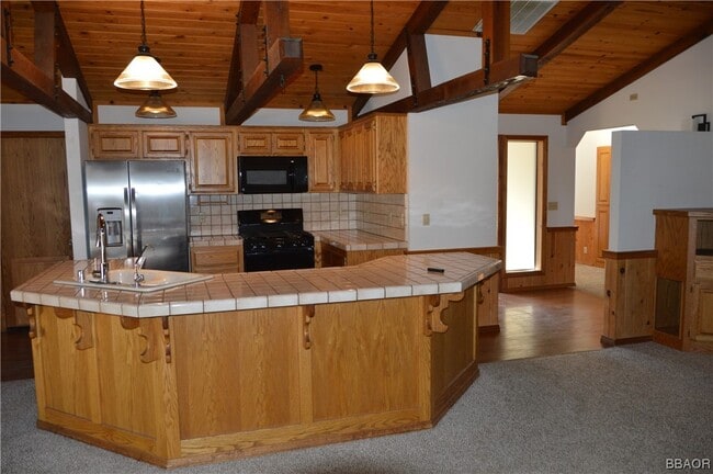 Photo - 617 E Barker Blvd