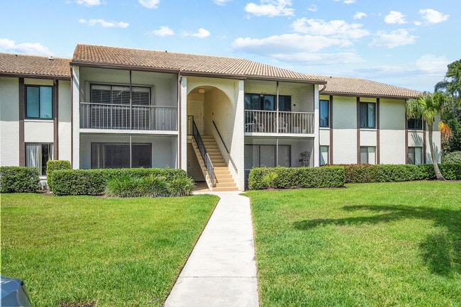 Building Photo - 1605 SW Silver Pine Way Unit 110-C1 Rental