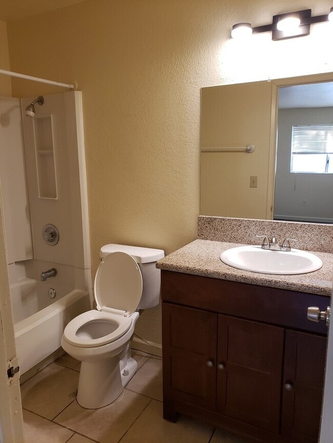 Photo - SPACIOUS/AFFORDABLE 3BR/2BA Apartment