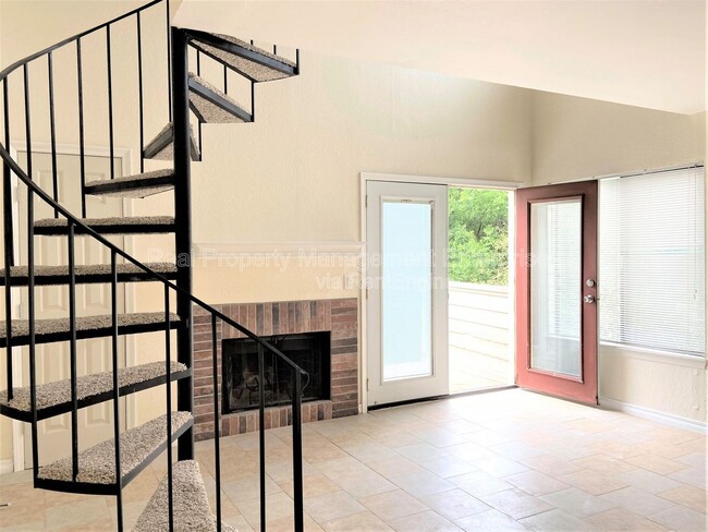 Photo - 11530 N May Ave Unit 201