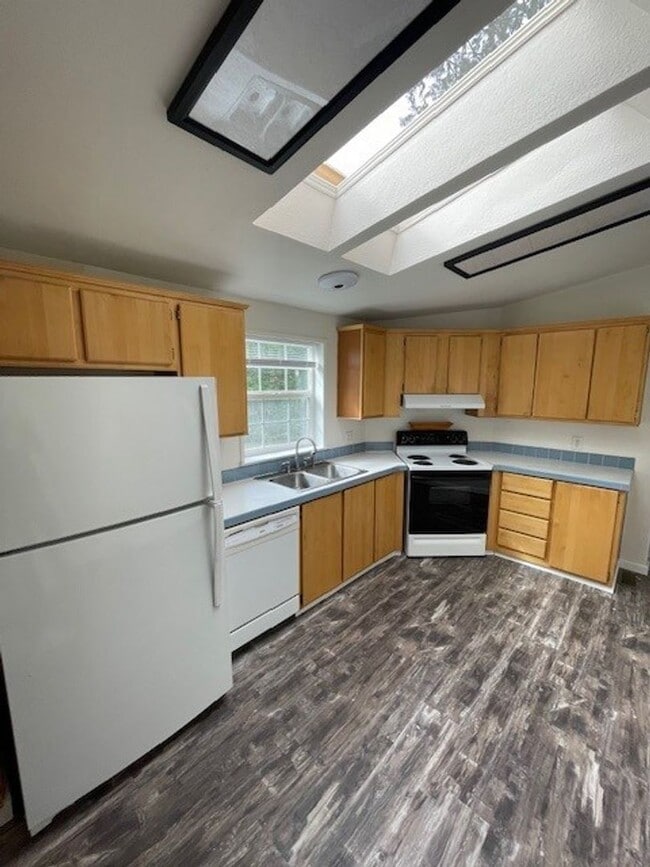 Photo - County Winlock Mobile Home with Oversized Lot