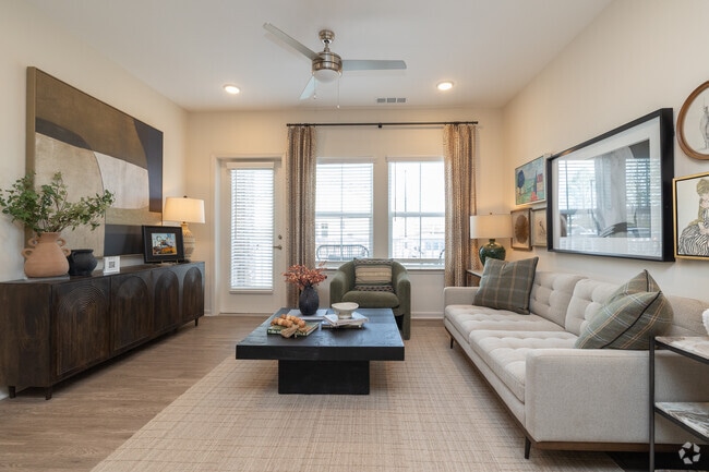 2BR, 2BA - 1,021SF - Living Room