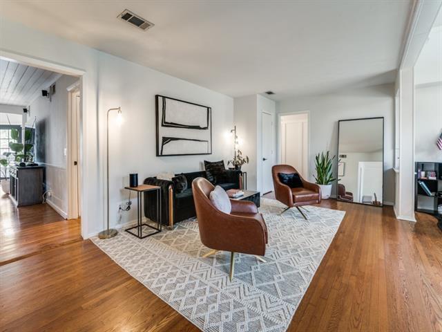 Photo - 9510 Larchwood Dr