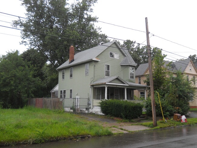 Photo - 26 E York St