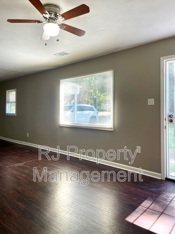 Photo - 864 Carrolton Rd