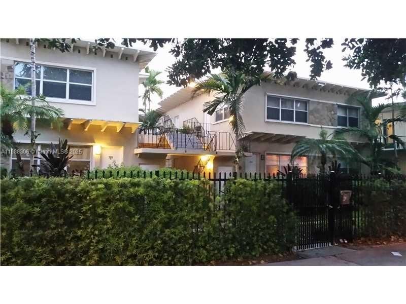 Photo - 990 Meridian Ave