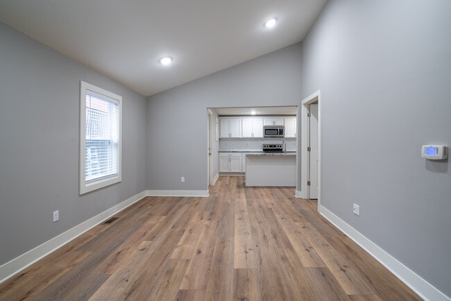 Photo - 610 4th St NW