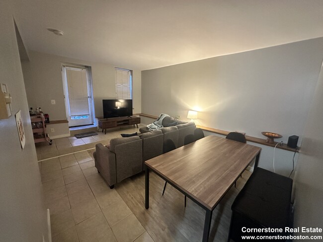 Photo - 28 Symphony Rd Unit 1