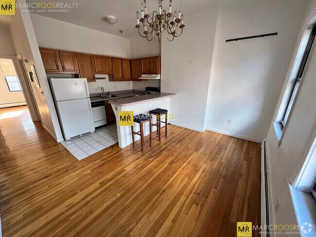 Building Photo - 8 Milford St Unit 4 Rental