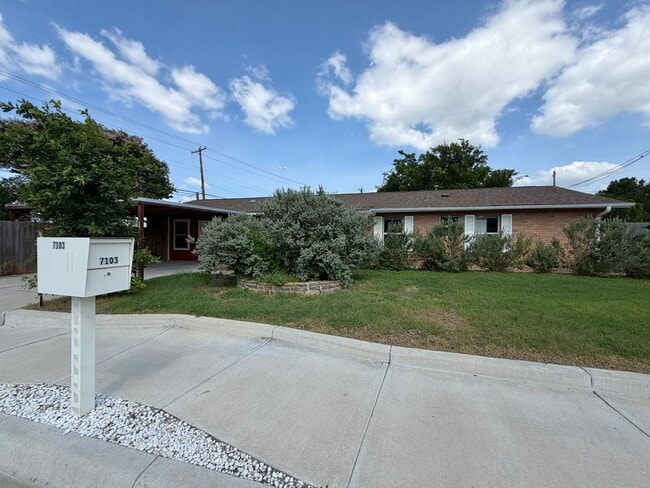 Photo - 7103 Twin Crest Dr