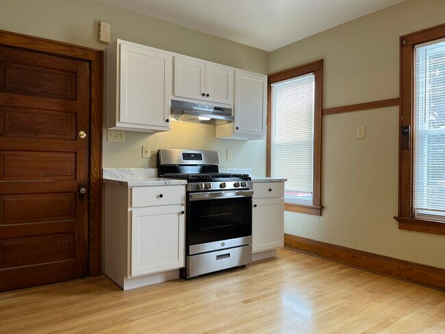 553 E Dover St Unit UPPER