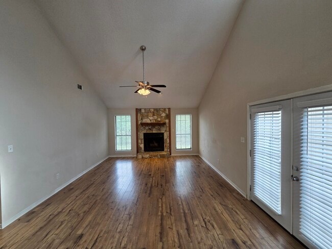 Photo - 2113 Wilderness Path