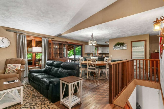 Building Photo - 2210 E Dixon Lake Rd Unit ID1249229P Rental