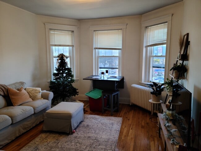 Photo - 1572 Commonwealth Ave Unidad 1