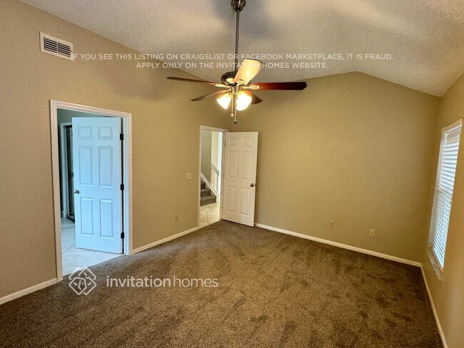 Photo - 724 Silver Birch Pl