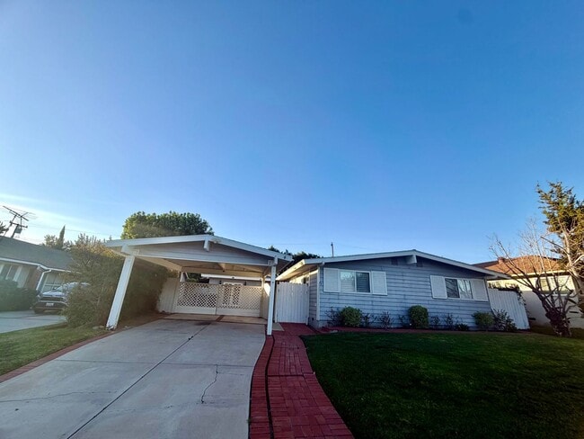 Photo - 4 Bedroom Beautiful Tustin Cul-De-Sac Home