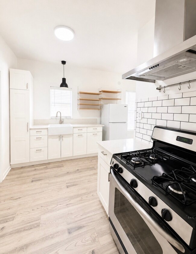 Photo - 3824 Woodleigh St