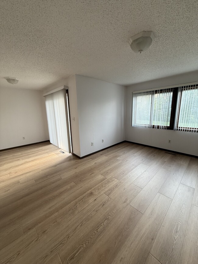 Photo - 3915 Southlawn Rd Townhome