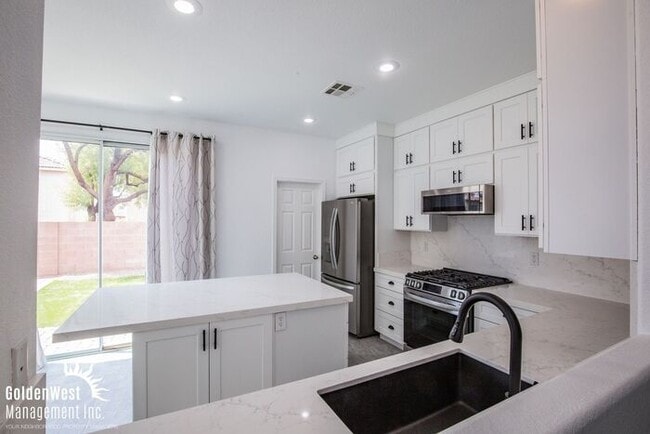 Photo - Beautifully Updated 3Bdm 2Ba Home with Modern Kitchen and Private Backyard