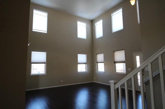 Photo - 1000 Stanley Ct
