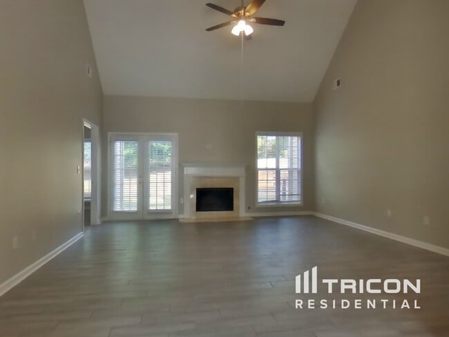 Photo - 308 Trail Spring Ct