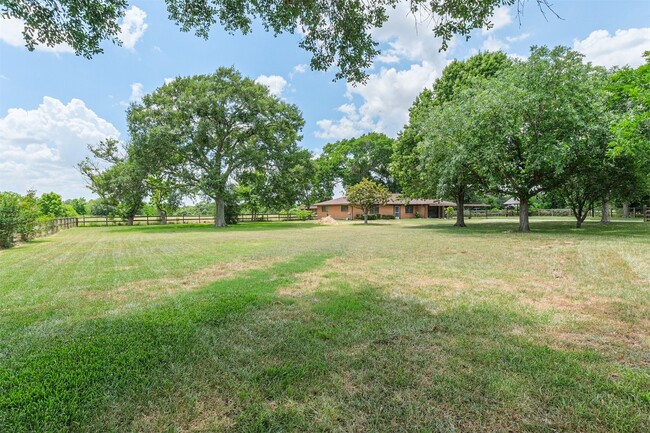 Photo - 18211 Mueschke Rd