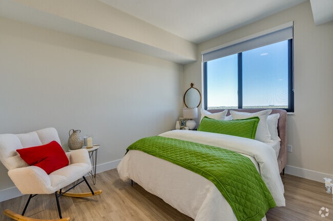 1BR, 1BA - 630SF - Bedroom