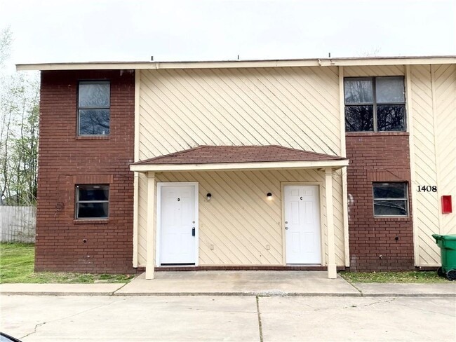 Building Photo - 1408 Christy Dr