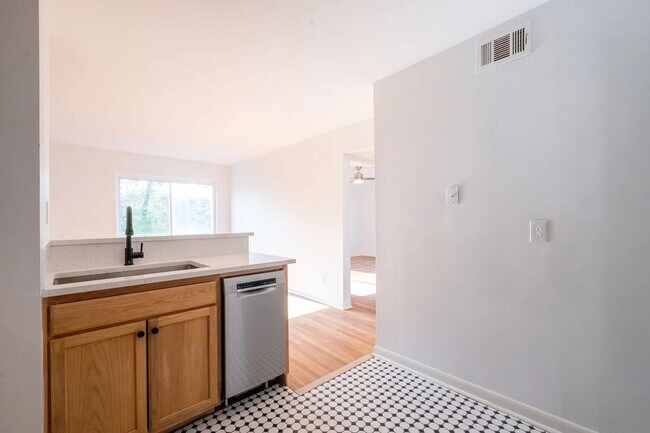 Photo - Parkside Flats