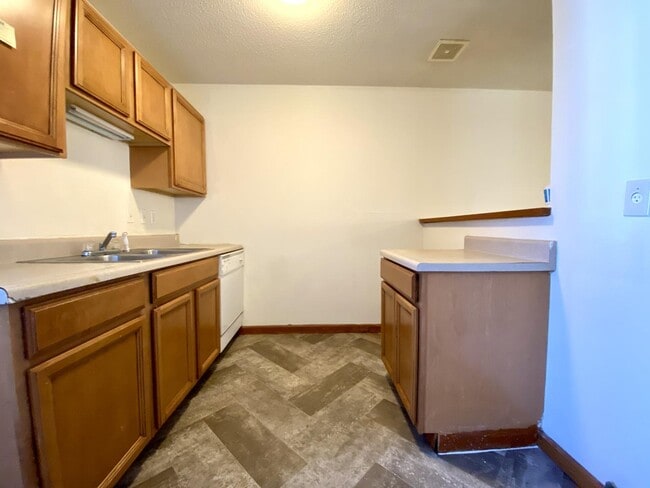 Photo - 75 Hillside Ln