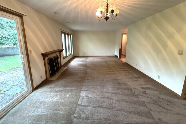 Photo - Large 3 Bedroom Home in North Ames just off Grand Avenue