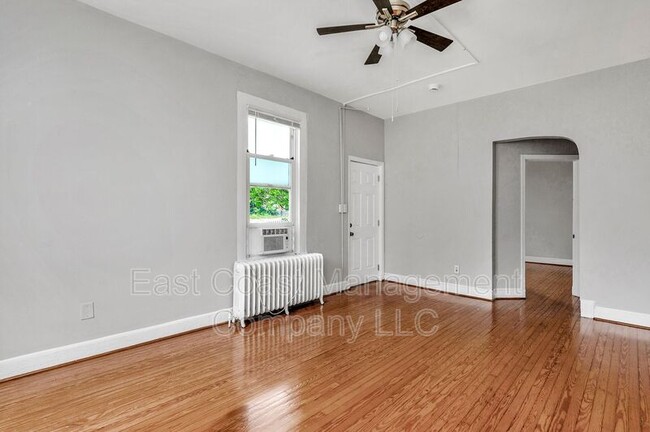 Building Photo - 3100 Hamilton Ave Unit Apt A