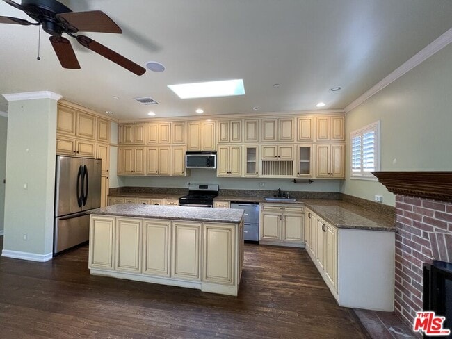 Photo - 3930 La Crescenta Ave