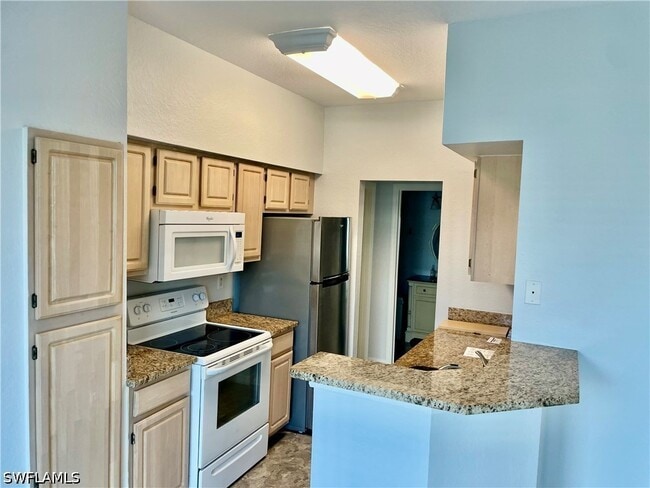 23600 Walden Center Dr Unidad 302