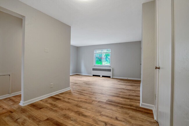 180-196 Spring Ave - 188 Apt 4