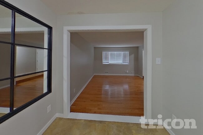 Photo - 1420 Boone Ave N