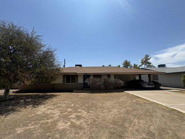 Photo - 1155 E Geneva Dr