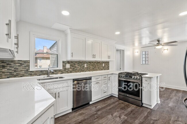 Photo - 1344 Fallowfield Ave