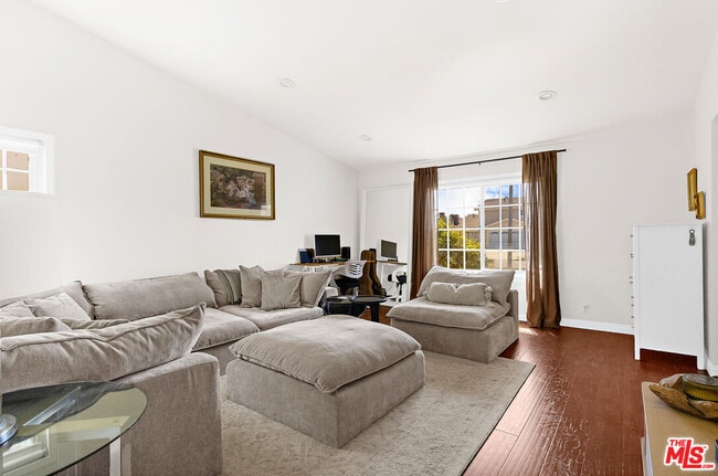 Photo - 13223 Arabella St