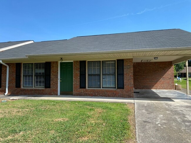 Building Photo - 5 Deerfield Dr Unit B Rental
