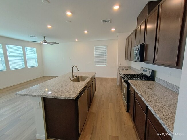 Photo - 9158 Surrey Wood St