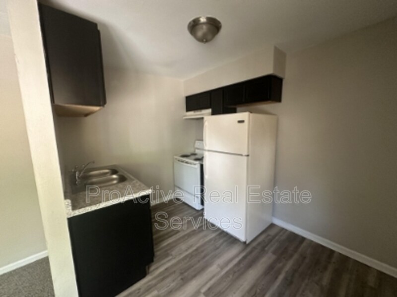 Photo - 1436 Picadilly St