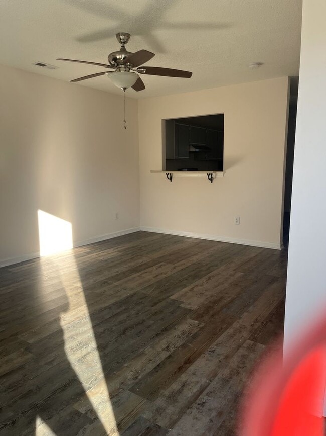 Photo - 200 Pinegrove Ct